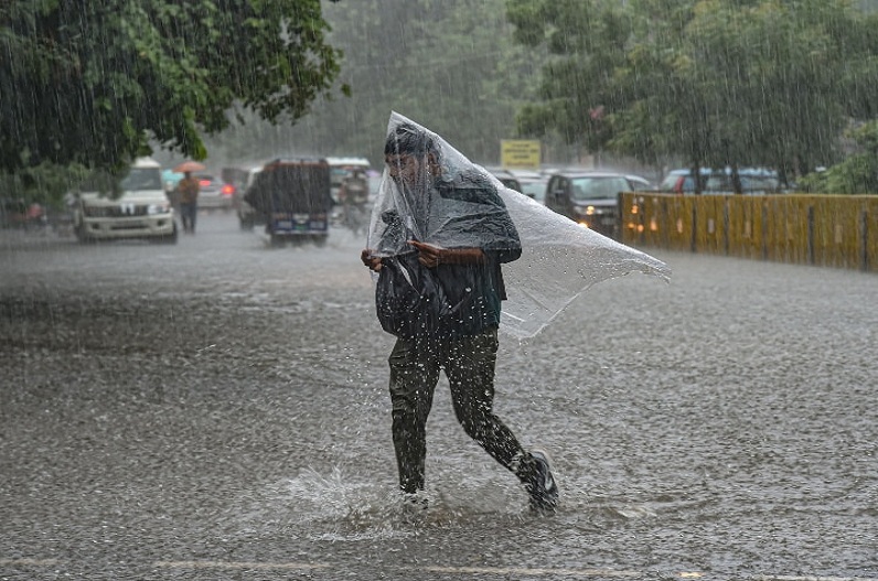 मौसम विभाग ने दी अगले दो दिनों तक भारी बारिश की चेतावनी