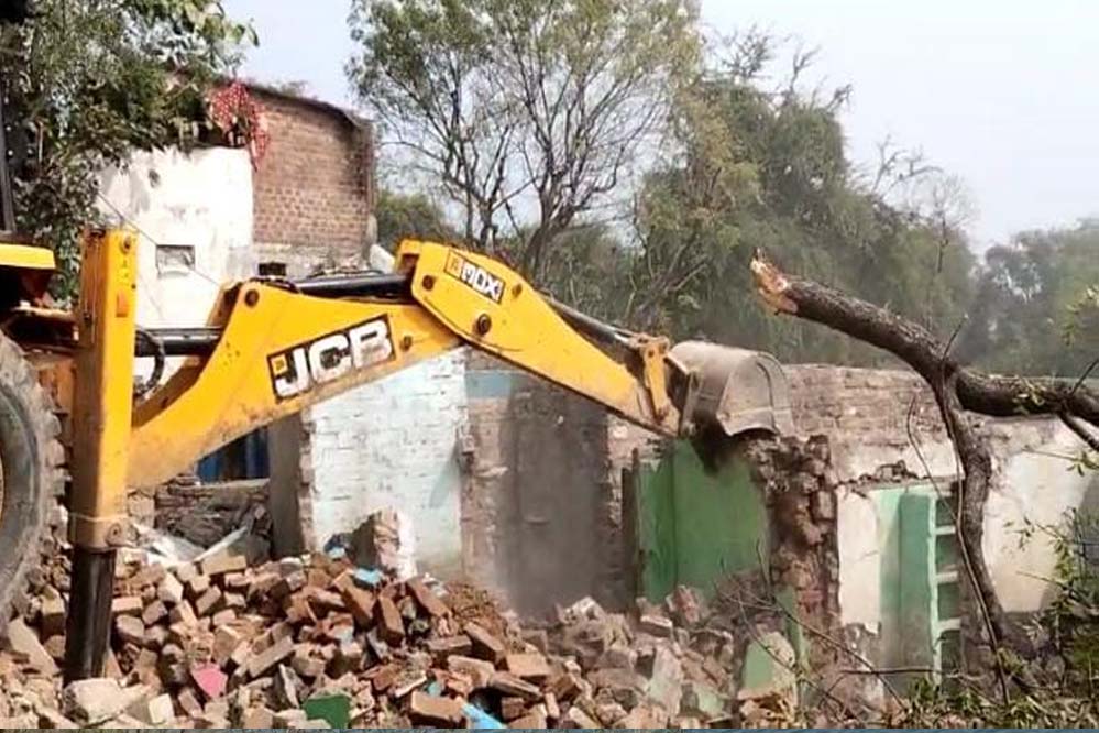 महू छावनी परिषद तथा रेलवे की संयुक्त कार्यवाही, विस्तारीकरण के चलते तोड़े गए 30 मकान