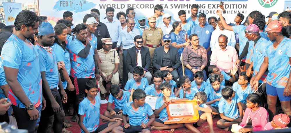 165 किमी तैराकर ऑटिज्म से पीड़ित बच्चों ने बनाया नया विश्व रिकॉर्ड