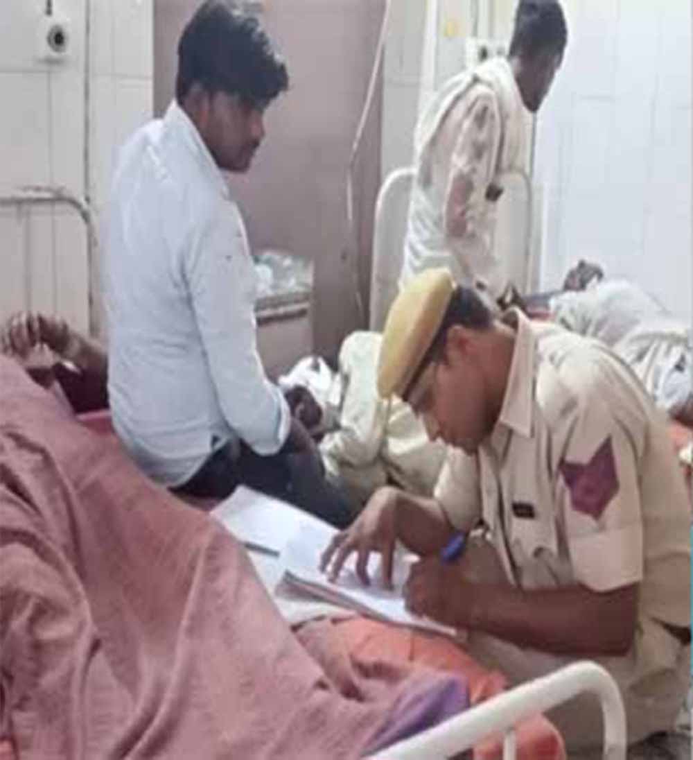 Jharkhand: जमीन विवाद में पड़ोसी ने दंपती की हत्या की, क्रूरता से मन नहीं भरा तो शवों को जलाया, दो गिरफ्तार