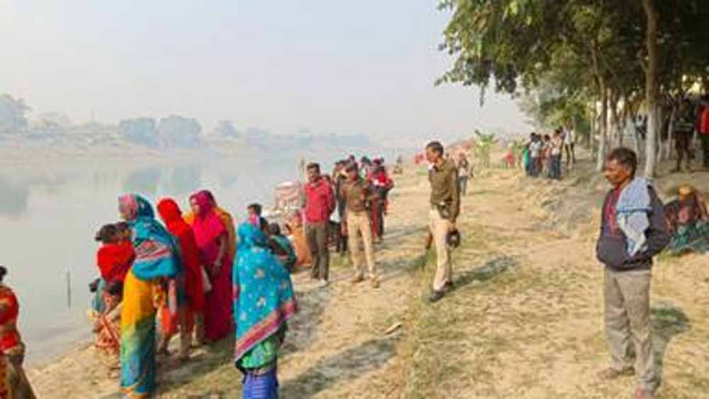 Bihar: अचानक नदी में छलांग लगाकर छात्रा ने दे दी जान, घटनास्थल से मिला गुलाब; दो लड़कों को खोज रही पुलिस