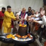 राजनाथ ने लखनऊ में नामांकन से पहले की हनुमान सेतु मंदिर में पूजा, इधर- अमेठी में जुलूस निकालने की तैयारी