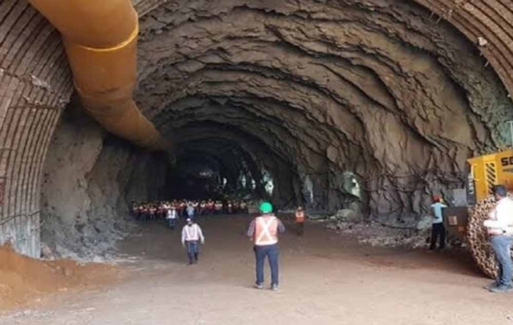 इंदौर-दाहोद नई रेल लाइन प्रोजेक्ट में बड़ी टनल में 200 मीटर हिस्से में खोदाई होना बाकी, जून में होगा पूरा