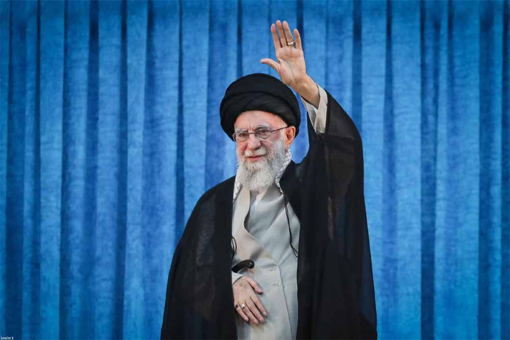 khameni1.jpg