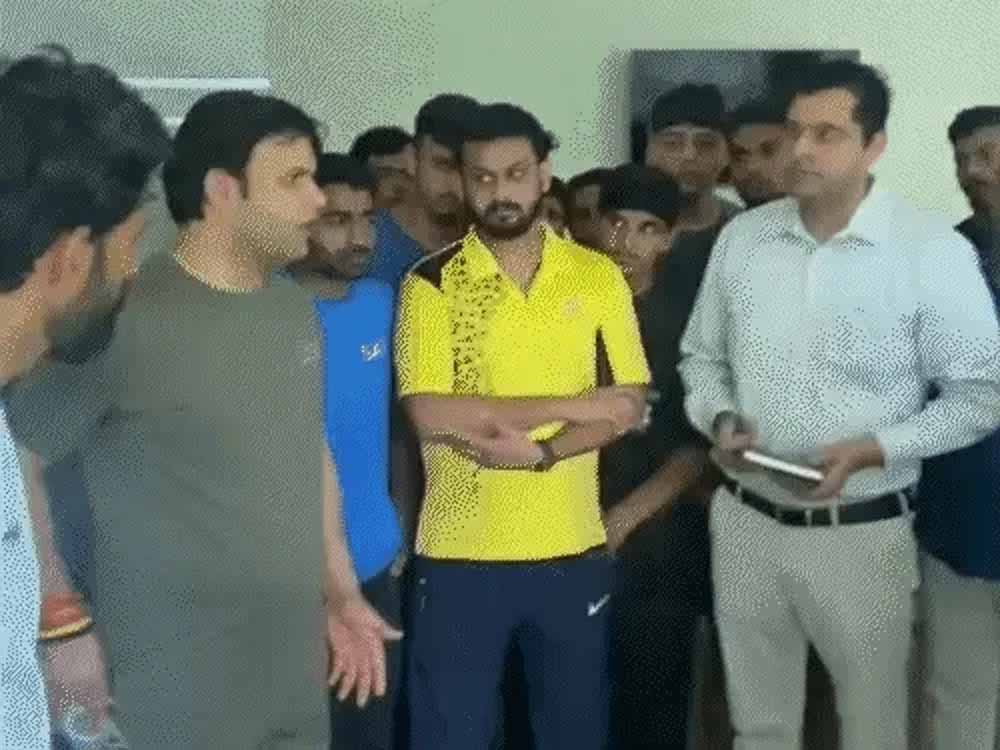 khel1.jpg