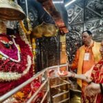 मुख्यमंत्री ने किए मां विंध्यवासिनी के दर्शन
