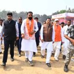 मां को श्रद्धांजलि देने पहुंचे डिप्टी CM सम्राट चौधरी, फुटबॉल खिलाड़ियों का भी बढ़ाया उत्साह