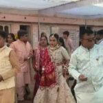 जामनगर में दुल्हन ने शादी से पहले किया मतदान, लोकतंत्र की मिसाल