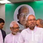 इस्तीफे के बाद जेडीयू कार्यालय पहुंचे नीतीश कुमार, कार्यकर्ताओं ने किया भव्य स्वागत