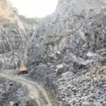 नीमकाथाना में बड़ा हादस,क्रेशर खदान में भूस्खलन, 1 मजदूर अब भी फंसा