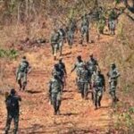 चाईबासा के पोड़ाहाट जंगल में सुरक्षाबलों और नक्सलियों के बीच मुठभेड़