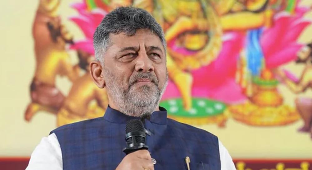 कर्नाटक में बड़ा सियासी उलटफेर! राज्यपाल ने स्वीकार किया सिद्धारमैया का इस्तीफा, डीके शिवकुमार का रास्ता साफ