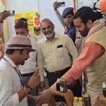झज्जर के युवा का कमाल, शहद से बनाया सिरका; CM सैनी ने खरीदकर की तारीफ