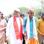 एक ग्रामीण का न्योता, मुख्यमंत्री का अपनापन – प्रधानमंत्री आवास से साकार हुआ सपना, मुख्यमंत्री ने कराया गृह प्रवेश