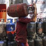 कमर्शियल गैस सिलेंडर महंगे: कारोबारियों पर बढ़ा दबाव, खाने-पीने की चीजें हो सकती हैं महंगी