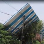 लुधियाना में तूफानी बारिश का कहर: बीच सड़क बिजली तारों पर गिरा शेड, मचा हड़कंप