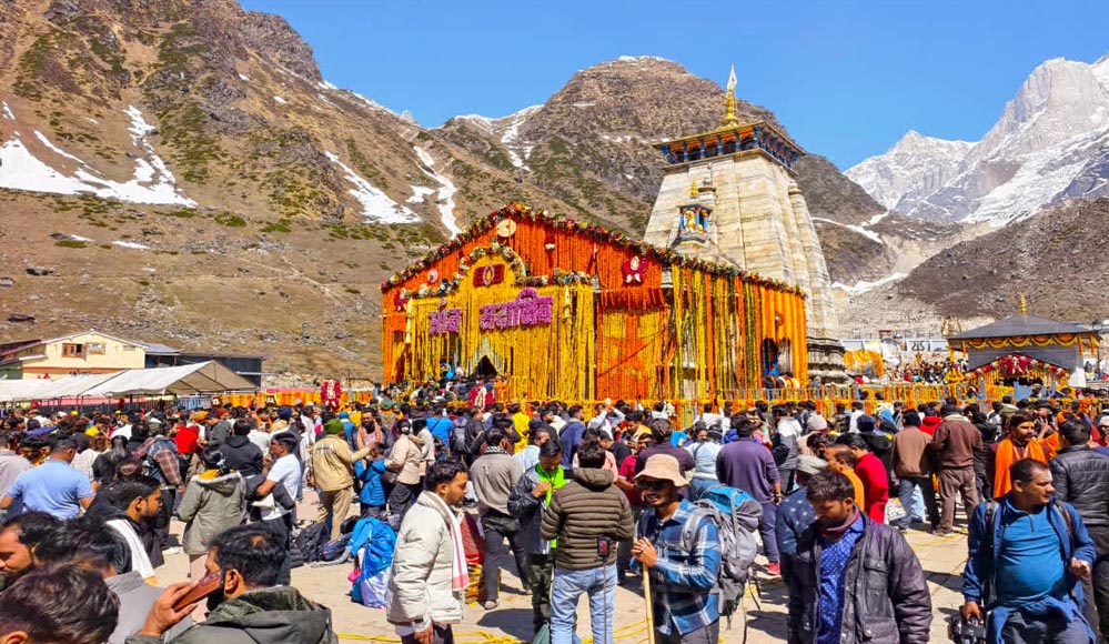 केदारनाथ में उमड़ा आस्था का सैलाब, 12 लाख श्रद्धालुओं ने किए बाबा केदार के दर्शन