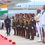 तीन दिवसीय दौरे पर सेशल्स पहुंचे PM मोदी, राष्ट्रपति पैट्रिक हर्मिनी ने किया भव्य स्वागत