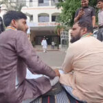 रतलाम से पैदल भोपाल पहुंचे दो कांग्रेस कार्यकर्ता, निष्कासन के विरोध में PCC कार्यालय के बाहर धरने पर बैठे