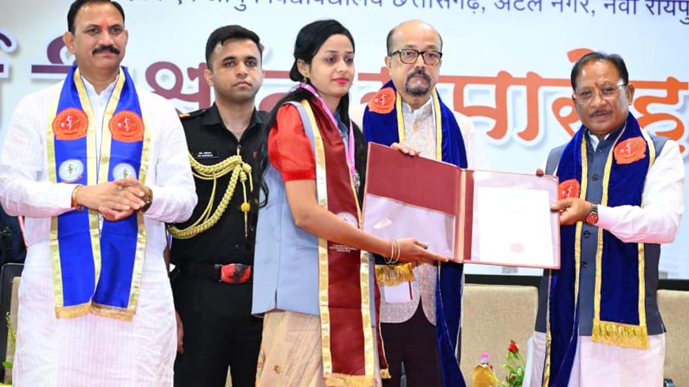 कठिन परिस्थितियों में भी उत्कृष्ट प्रदर्शन कर श्रमिक परिवारों के बेटा-बेटियों ने प्रदेश का नाम किया रोशन : मुख्यमंत्री विष्णुदेव साय