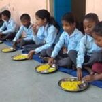 यूपी में MDM रसोइयों की रिटायरमेंट उम्र 62 साल तय करने की तैयारी, सेवा नियमावली बनेगी