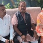 नौगई ट्रिपल मर्डर पीड़ितों से मिले विक्रमादित्य, आरोपियों के एनकाउंटर और संपत्ति कुर्की की मांग