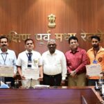 संरक्षा के सजग प्रहरियों को महाप्रबंधक, श्री तरुण प्रकाश ने किया सम्मानित”