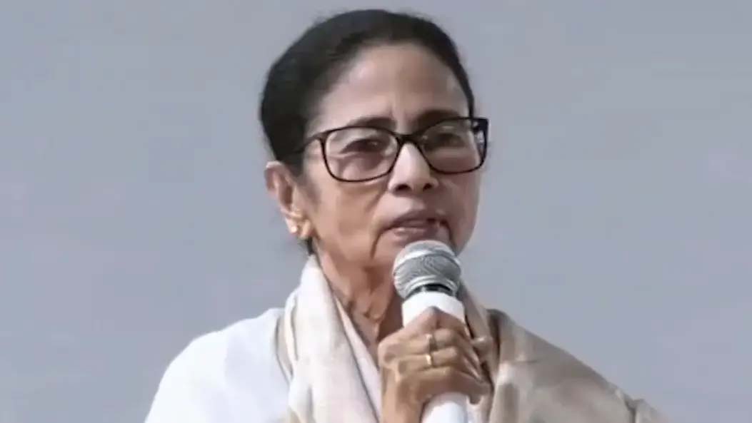 संसद सत्र से पहले सर्वदलीय बैठक में बागी TMC सांसदों पर विपक्ष का हंगामा