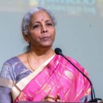 निर्मला सीतारमण की IT अधिकारियों को नसीहत, बोलीं- जनता को न भटकाएं