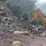 उत्तराखंड में बारिश का कहर: भूस्खलन से 140 सड़कें बंद, अगले 2 दिन भारी बारिश का अलर्ट