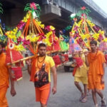 हर-हर महादेव का उद्घोष, कंधों पर आस्था लिए बढ़ चले शिवभक्त