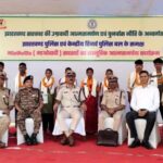 झारखंड में 60 लाख इनामी 16 माओवादी करेंगे आत्मसमर्पण