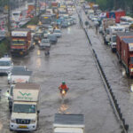 दिल्ली-NCR में बारिश से हाल बेहाल! नोएडा-गुरुग्राम की सड़कें जलमग्न, कई जगह लंबा ट्रैफिक जाम