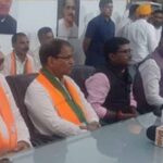 बांकीपुर उपचुनाव से पहले प्रशांत किशोर को झटका, प्रो. सिन्हा समेत कई नेता BJP में शामिल