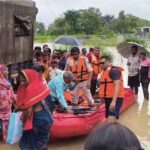 CG Flood: महानदी की बाढ़ से गांव जलमग्न, SDRF ने 6 लोगों को सुरक्षित निकाला