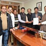 CG कर्मचारियों को मिलेगी कैशलैस इलाज की सुविधा? आज की बैठक में होगा बड़ा फैसला