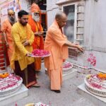 मुख्यमंत्री योगी ने श्री दूधेश्वरनाथ महादेव मठ मंदिर में किया जलाभिषेक, प्रदेश में सुख-समृद्धि एवं लोकमंगल की कामना की