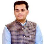 स्कूल बंद करने के आरोप पर अखिलेश को संदीप सिंह का जवाब, ‘PDA नहीं, Propaganda Delivery by Akhilesh’