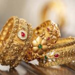 Gold Price Crash: सोने-चांदी की कीमतों में बड़ी गिरावट, ₹6,000 तक सस्ता हुआ गोल्ड-सिल्वर; जानिए आज के ताजा भाव