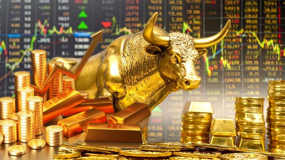 Gold Price Crash: रिकॉर्ड हाई से ₹37,000 टूटा सोना, क्या खरीदारी का यही है सबसे अच्छा मौका?