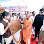 बेटी और व्यापारी की सुरक्षा से खिलवाड़ करने वालों की जगह है जेल या जहन्नुम में – सीएम योगी