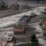 तिब्बत में ग्लेशियर टूटने से तबाही, बाढ़ के वीडियो डिलीट करने का चीन पर आरोप