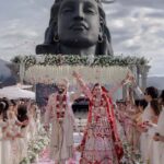 पलक पुरसवानी का ससुराल में ग्रैंड गृह प्रवेश, पति संग दिखा प्यार