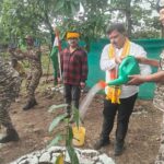 कर्रेगुट्टा पर पहुंची बस्तर तिरंगा यात्रा, उप मुख्यमंत्री  विजय शर्मा ने फहराया तिरंगा