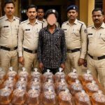 माकरदोना में आबकारी विभाग की दबिश, 50 लीटर महुआ शराब जब्त