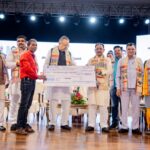 विष्णु के सुशासन में ग्रामोद्योग विभाग की पहल पर छत्तीसगढ़ में पहली बार सुकमा के चिंतलनार की पुनर्वासित बेटियों ने रायपुर पहुंचकर बड़े मंच पर दिखाई प्रतिभा, मुख्यमंत्री एवं विधानसभा अध्यक्ष हुए गदगद