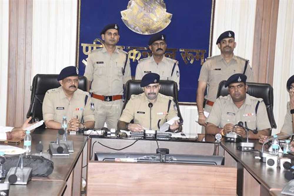 Police_01-11.jpg