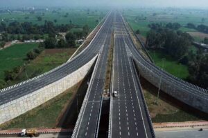 Road_Six_Lane_A_77_1-2.jpg