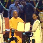 मुख्यमंत्री योगी के हाथों नियुक्ति पत्र पाकर खिले अभ्यर्थियों के चेहरे, बोले- बिना सिफारिश मिली नौकरी