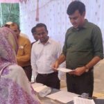 कलेक्टर ने रोजगार सहायक के विरुद्ध कार्यवाही करने के दिए निर्देश